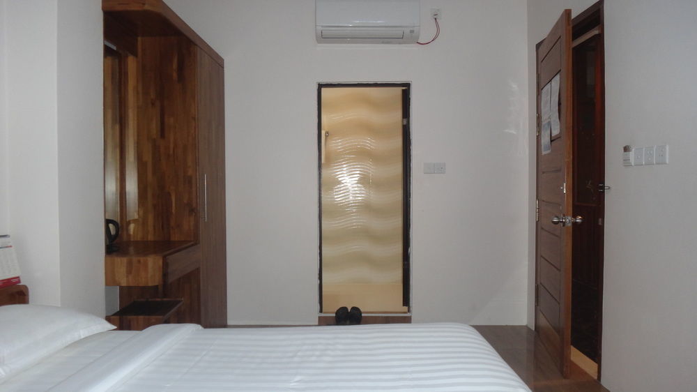 Chit Sayar Hotel Yangon Ngoại thất bức ảnh