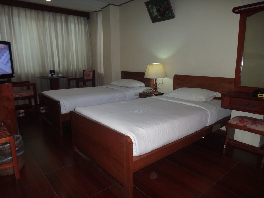Chit Sayar Hotel Yangon Ngoại thất bức ảnh