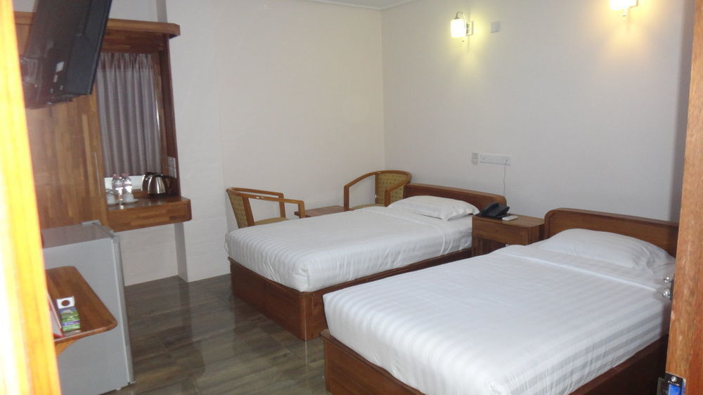 Chit Sayar Hotel Yangon Ngoại thất bức ảnh