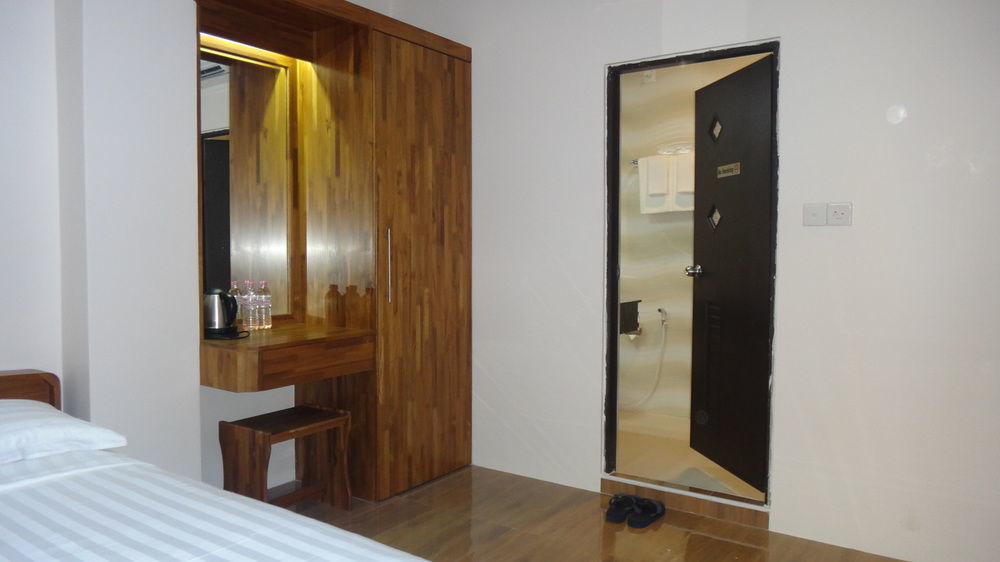 Chit Sayar Hotel Yangon Ngoại thất bức ảnh